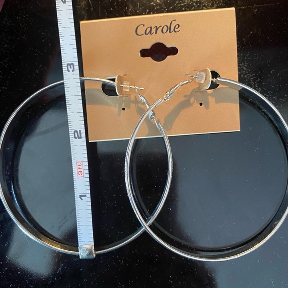 Carole Hoop Earrings NWT - Picture 5 of 5